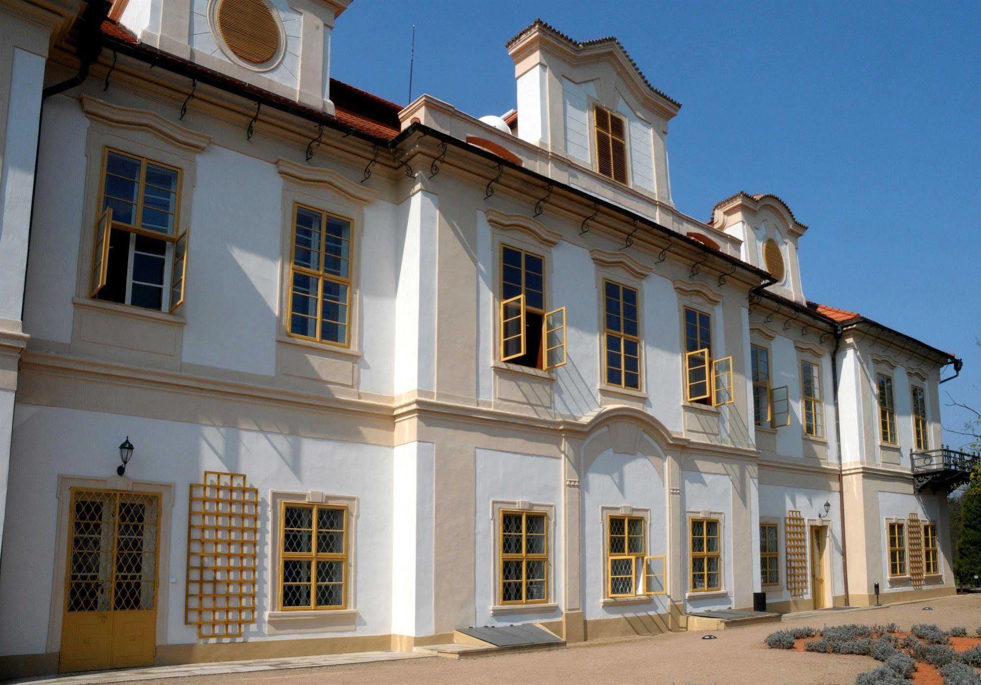 Chateau Loucen Garden Retreat Exterior photo